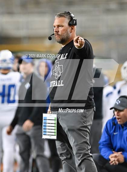 Thumbnail 2 in El Campo vs. Lindale (UIL 4A D1 Area Playoff) photogallery.