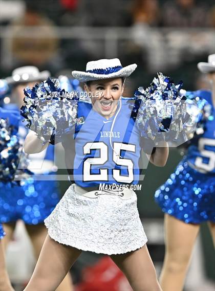 Thumbnail 2 in El Campo vs. Lindale (UIL 4A D1 Area Playoff) photogallery.