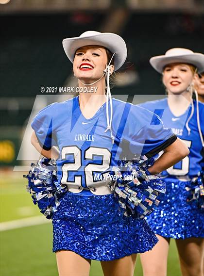 Thumbnail 1 in El Campo vs. Lindale (UIL 4A D1 Area Playoff) photogallery.