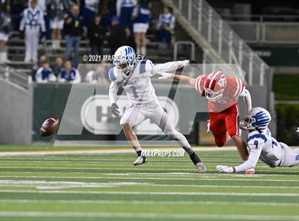 Thumbnail 1 in El Campo vs. Lindale (UIL 4A D1 Area Playoff) photogallery.