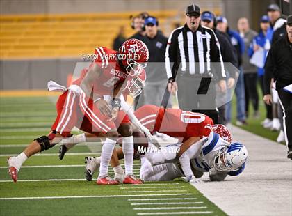 Thumbnail 2 in El Campo vs. Lindale (UIL 4A D1 Area Playoff) photogallery.