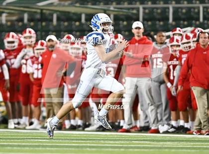 Thumbnail 2 in El Campo vs. Lindale (UIL 4A D1 Area Playoff) photogallery.