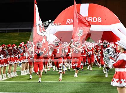 Thumbnail 1 in El Campo vs. Lindale (UIL 4A D1 Area Playoff) photogallery.