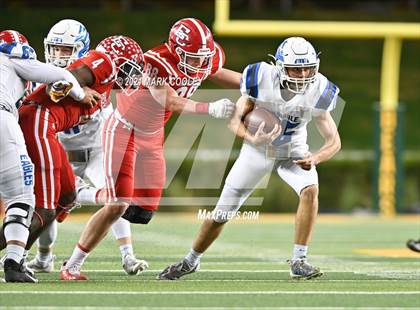Thumbnail 2 in El Campo vs. Lindale (UIL 4A D1 Area Playoff) photogallery.