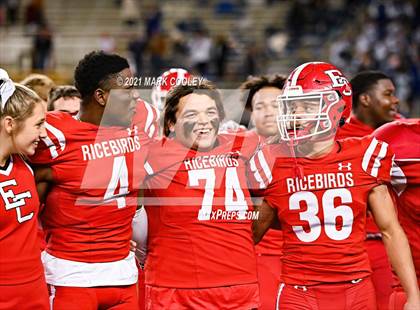 Thumbnail 3 in El Campo vs. Lindale (UIL 4A D1 Area Playoff) photogallery.