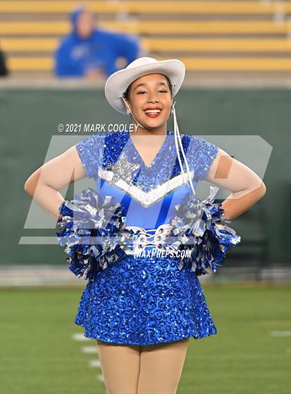 Thumbnail 3 in El Campo vs. Lindale (UIL 4A D1 Area Playoff) photogallery.