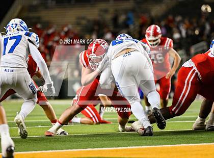 Thumbnail 1 in El Campo vs. Lindale (UIL 4A D1 Area Playoff) photogallery.