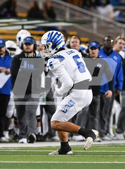 Thumbnail 1 in El Campo vs. Lindale (UIL 4A D1 Area Playoff) photogallery.