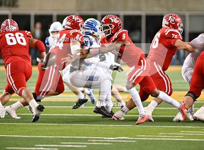 Thumbnail 3 in El Campo vs. Lindale (UIL 4A D1 Area Playoff) photogallery.