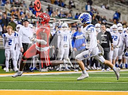 Thumbnail 1 in El Campo vs. Lindale (UIL 4A D1 Area Playoff) photogallery.