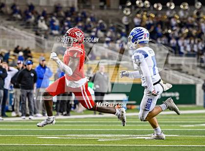 Thumbnail 2 in El Campo vs. Lindale (UIL 4A D1 Area Playoff) photogallery.