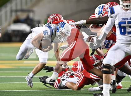Thumbnail 2 in El Campo vs. Lindale (UIL 4A D1 Area Playoff) photogallery.