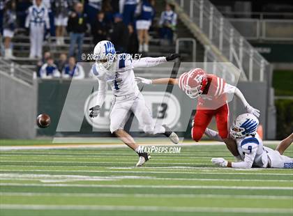 Thumbnail 2 in El Campo vs. Lindale (UIL 4A D1 Area Playoff) photogallery.