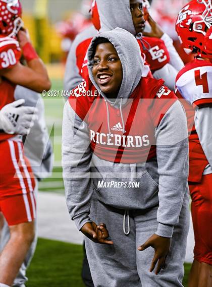 Thumbnail 2 in El Campo vs. Lindale (UIL 4A D1 Area Playoff) photogallery.