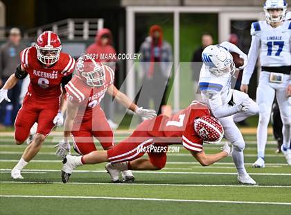 Thumbnail 3 in El Campo vs. Lindale (UIL 4A D1 Area Playoff) photogallery.