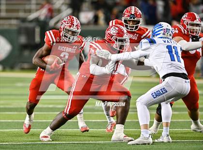 Thumbnail 2 in El Campo vs. Lindale (UIL 4A D1 Area Playoff) photogallery.