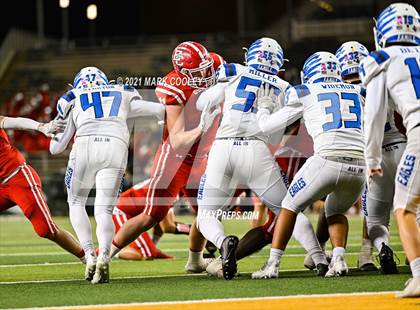 Thumbnail 3 in El Campo vs. Lindale (UIL 4A D1 Area Playoff) photogallery.