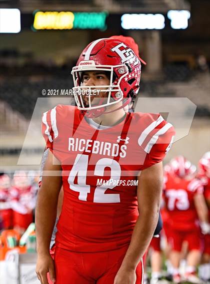 Thumbnail 1 in El Campo vs. Lindale (UIL 4A D1 Area Playoff) photogallery.