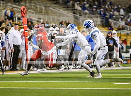 Thumbnail 1 in El Campo vs. Lindale (UIL 4A D1 Area Playoff) photogallery.