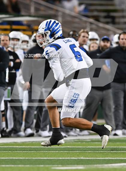 Thumbnail 3 in El Campo vs. Lindale (UIL 4A D1 Area Playoff) photogallery.