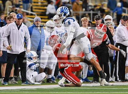 Thumbnail 1 in El Campo vs. Lindale (UIL 4A D1 Area Playoff) photogallery.