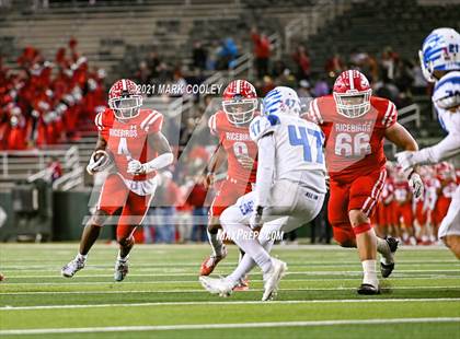 Thumbnail 3 in El Campo vs. Lindale (UIL 4A D1 Area Playoff) photogallery.