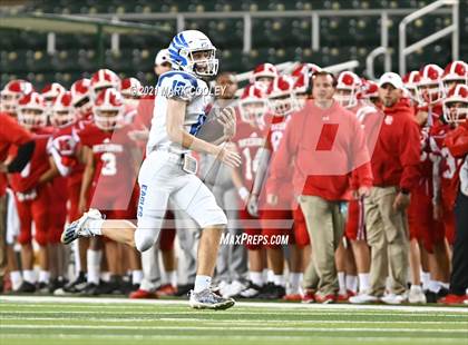 Thumbnail 3 in El Campo vs. Lindale (UIL 4A D1 Area Playoff) photogallery.