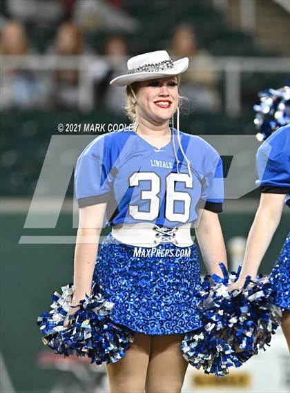Thumbnail 1 in El Campo vs. Lindale (UIL 4A D1 Area Playoff) photogallery.