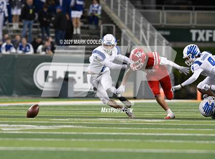 Thumbnail 1 in El Campo vs. Lindale (UIL 4A D1 Area Playoff) photogallery.