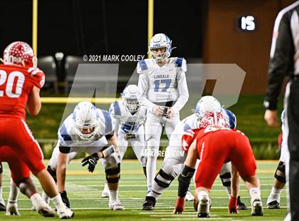 Thumbnail 1 in El Campo vs. Lindale (UIL 4A D1 Area Playoff) photogallery.