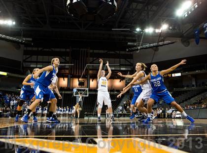 Thumbnail 2 in Highlands vs Notre Dame (KHSAA Ninth Region Final) photogallery.