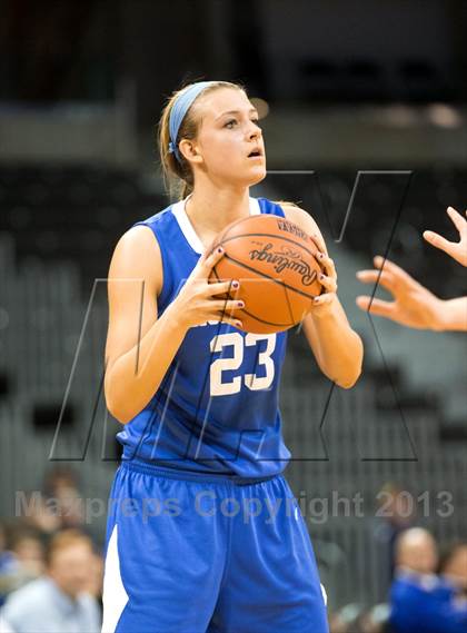 Thumbnail 2 in Highlands vs Notre Dame (KHSAA Ninth Region Final) photogallery.