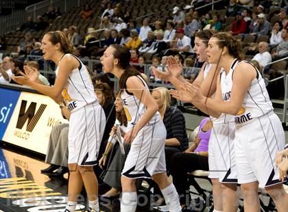 Thumbnail 1 in Highlands vs Notre Dame (KHSAA Ninth Region Final) photogallery.