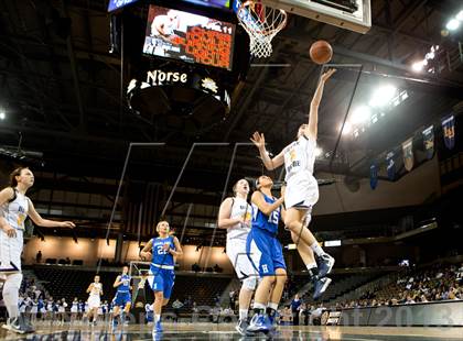 Thumbnail 1 in Highlands vs Notre Dame (KHSAA Ninth Region Final) photogallery.