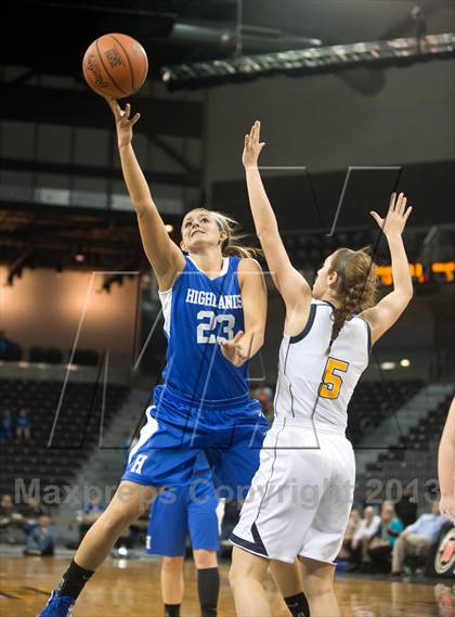 Thumbnail 1 in Highlands vs Notre Dame (KHSAA Ninth Region Final) photogallery.