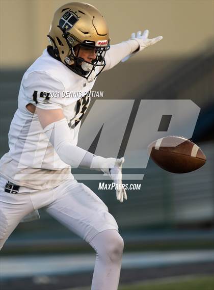 Thumbnail 1 in Archbishop Mitty @ Valley Christian photogallery.