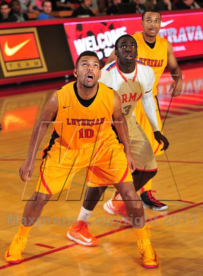 Thumbnail 2 in Bishop Gorman vs. Orange Lutheran (Nike Extravaganza) photogallery.