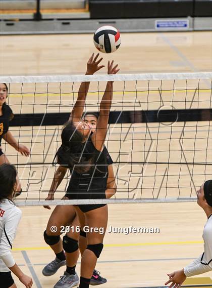 Thumbnail 2 in Chico vs. Lincoln (Nor-Cal Invitational) photogallery.