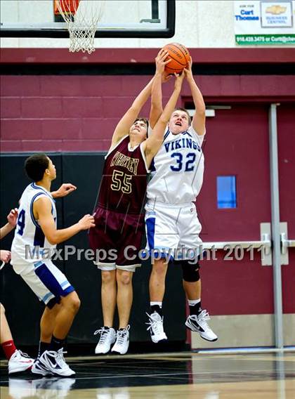 Thumbnail 2 in FR: Whitney vs Oakmont photogallery.