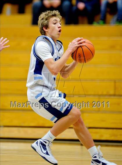 Thumbnail 2 in FR: Whitney vs Oakmont photogallery.