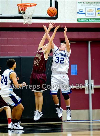 Thumbnail 1 in FR: Whitney vs Oakmont photogallery.