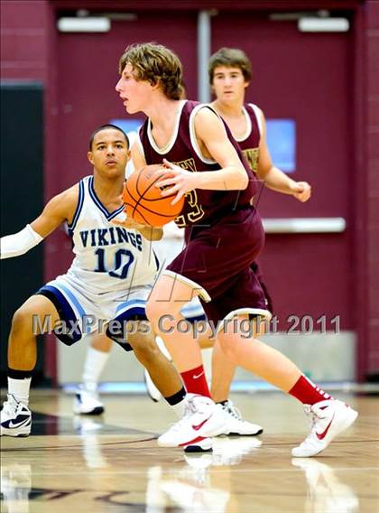 Thumbnail 3 in FR: Whitney vs Oakmont photogallery.