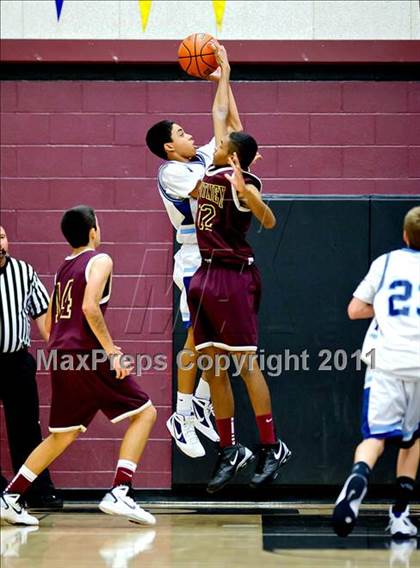 Thumbnail 1 in FR: Whitney vs Oakmont photogallery.