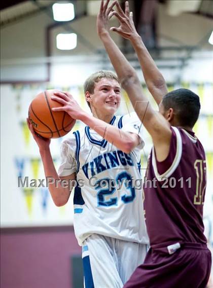 Thumbnail 2 in FR: Whitney vs Oakmont photogallery.