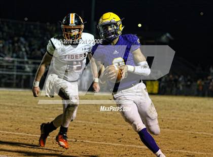 Thumbnail 3 in Meigs County vs. Trousdale County (TSSAA Division I Class 2A Semifinal) photogallery.