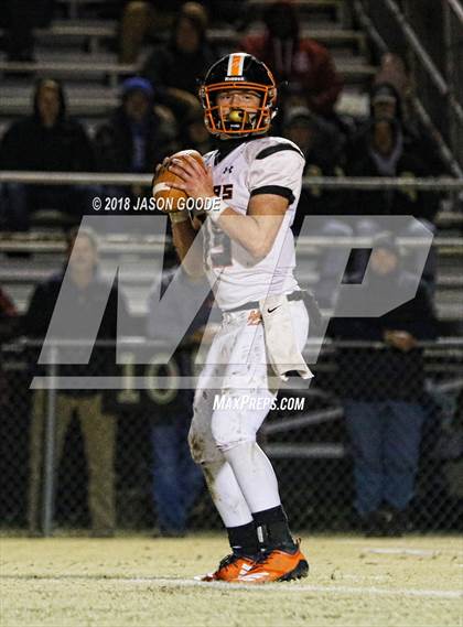 Thumbnail 3 in Meigs County vs. Trousdale County (TSSAA Division I Class 2A Semifinal) photogallery.