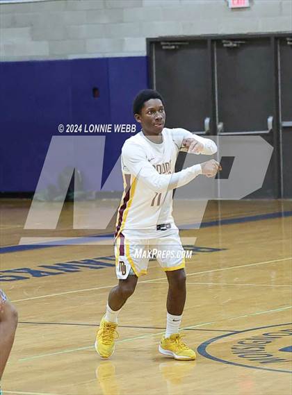 Thumbnail 2 in St. Joseph vs Mount Vernon (New York Holiday Invitational) photogallery.