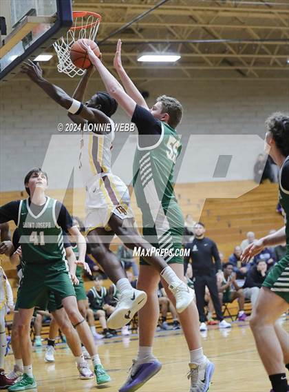 Thumbnail 2 in St. Joseph vs Mount Vernon (New York Holiday Invitational) photogallery.