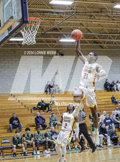 Thumbnail 3 in St. Joseph vs Mount Vernon (New York Holiday Invitational) photogallery.