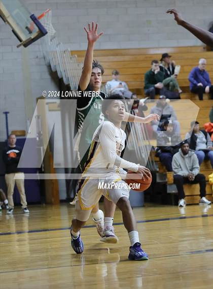 Thumbnail 1 in St. Joseph vs Mount Vernon (New York Holiday Invitational) photogallery.